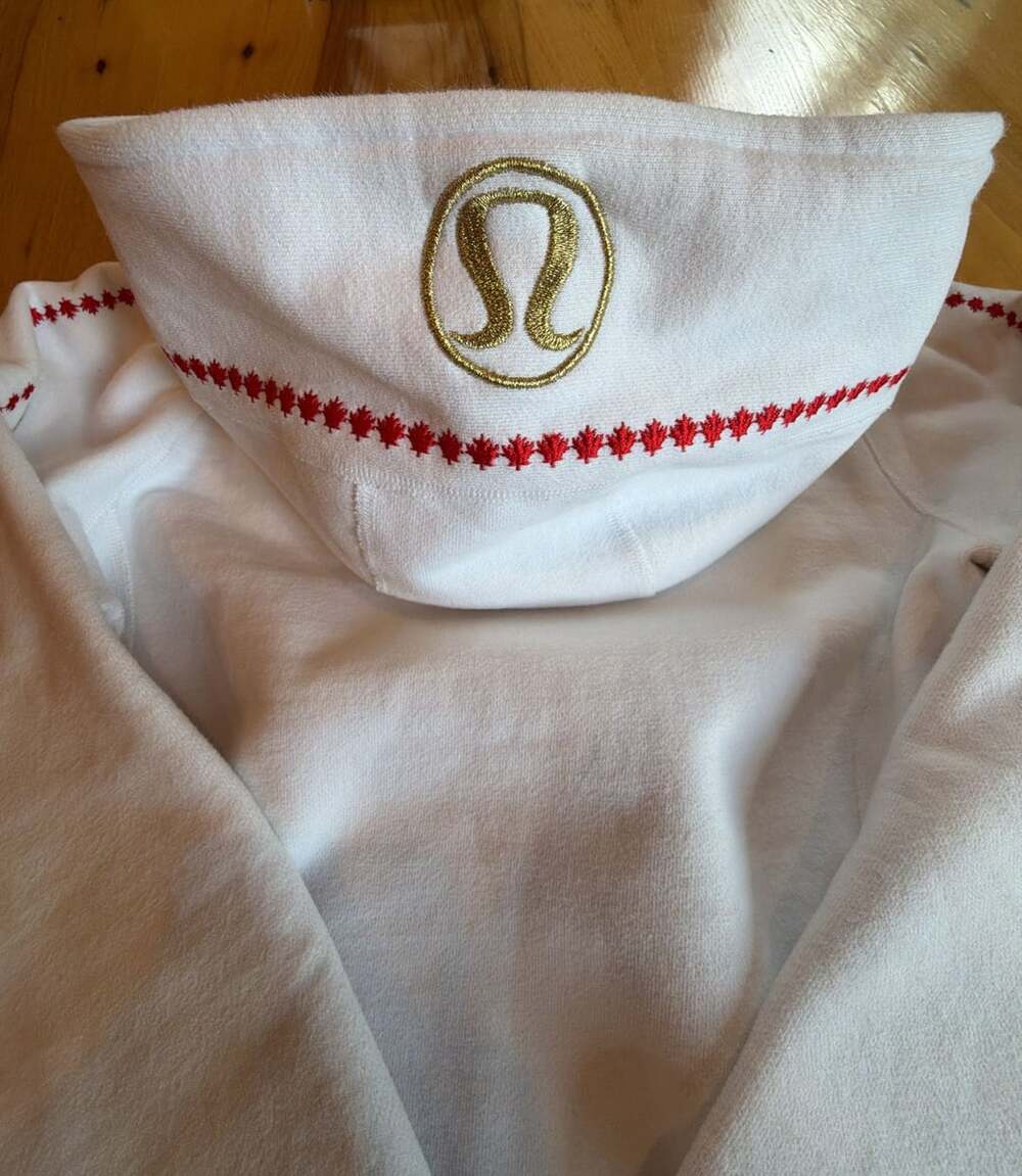 Lululemon Scuba Hoodie Size 6 2010 Canada Olympics White Red - Picture 4 of 5
